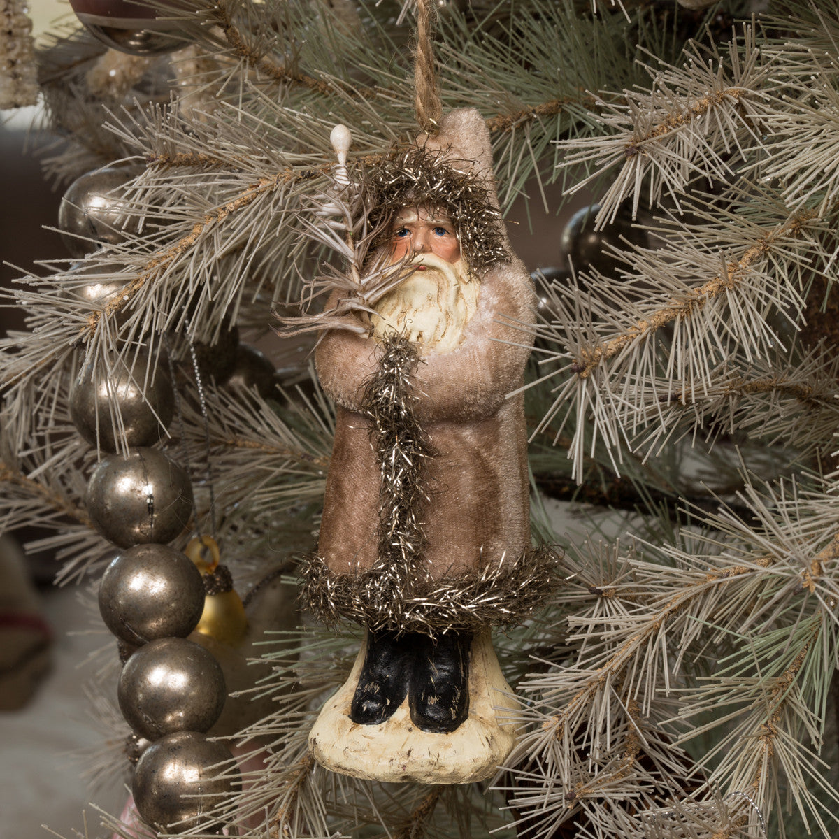 5" Ivory Velvet Belsnickel