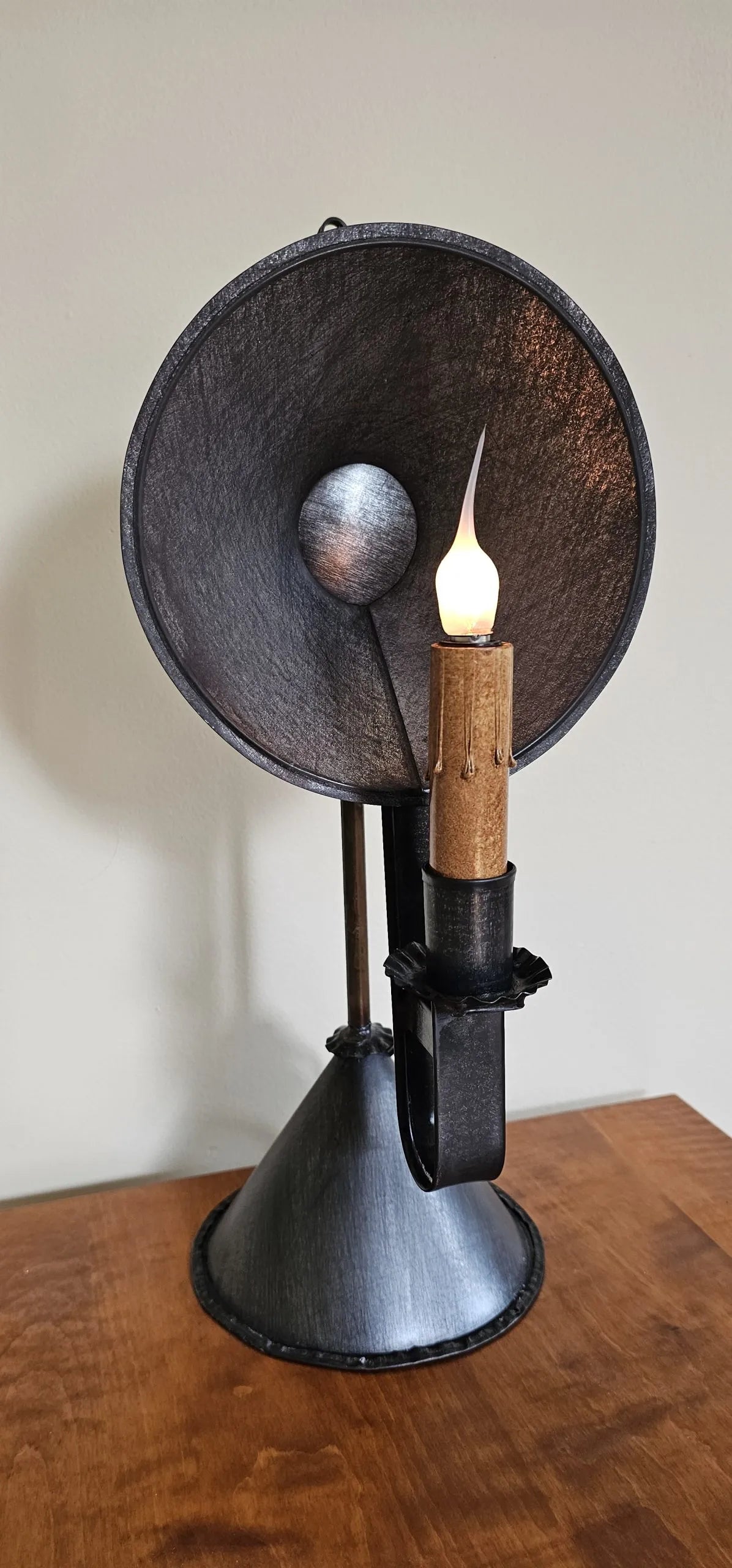 Cyrus Super Mini with Pipe Tin Table Light