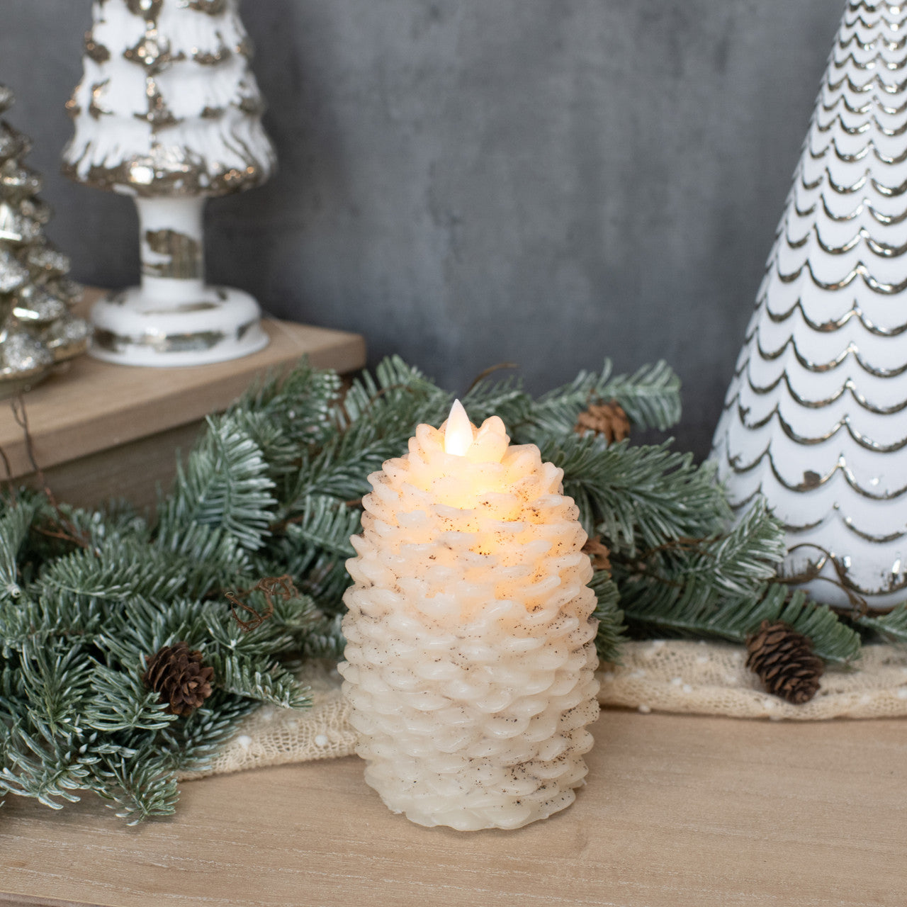6" Moving Flame Cream Pinecone Candle