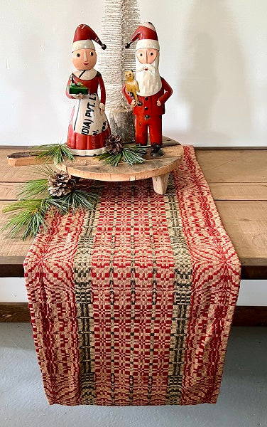 Freeport Red/Green/Tan Short Table Runner