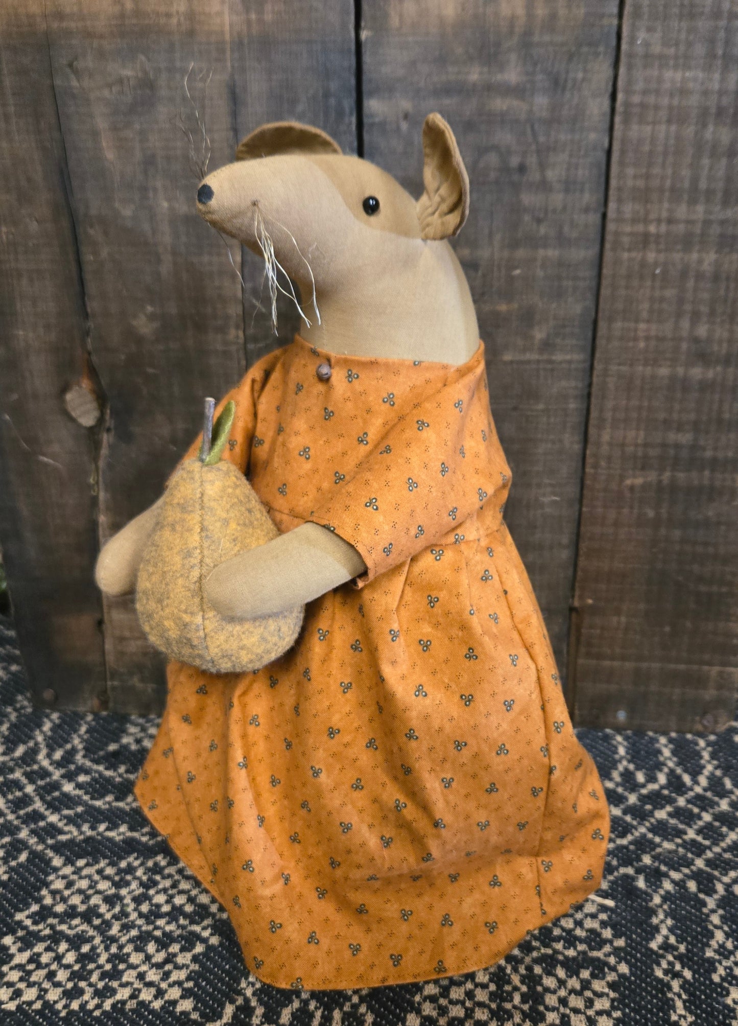 Primitive Mouse with Pear with Orange Dress