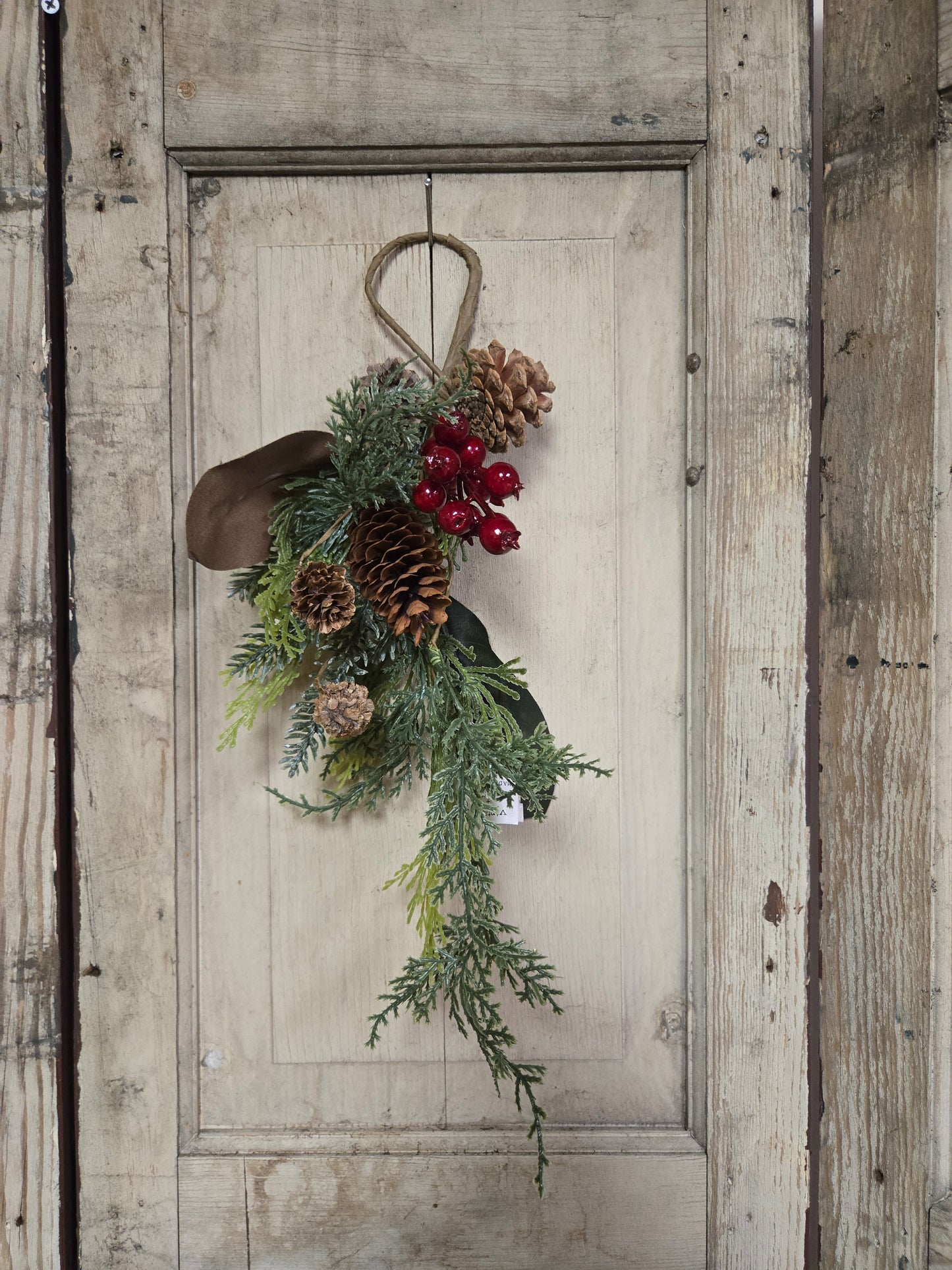 Berry and Pinecone Greens 14"