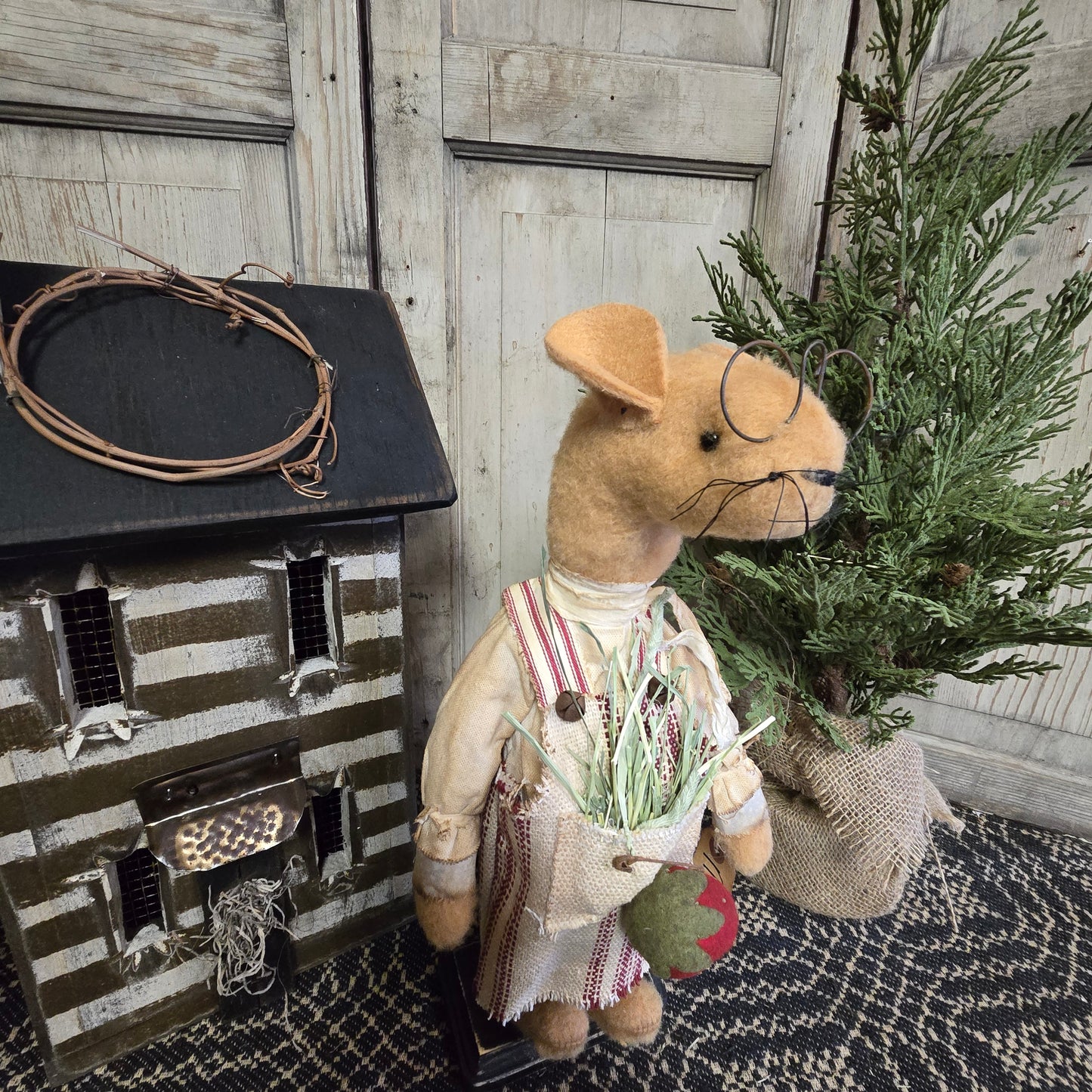 Primitive Nora Mouse