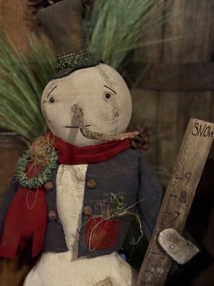 Primitive Frosty Snowman