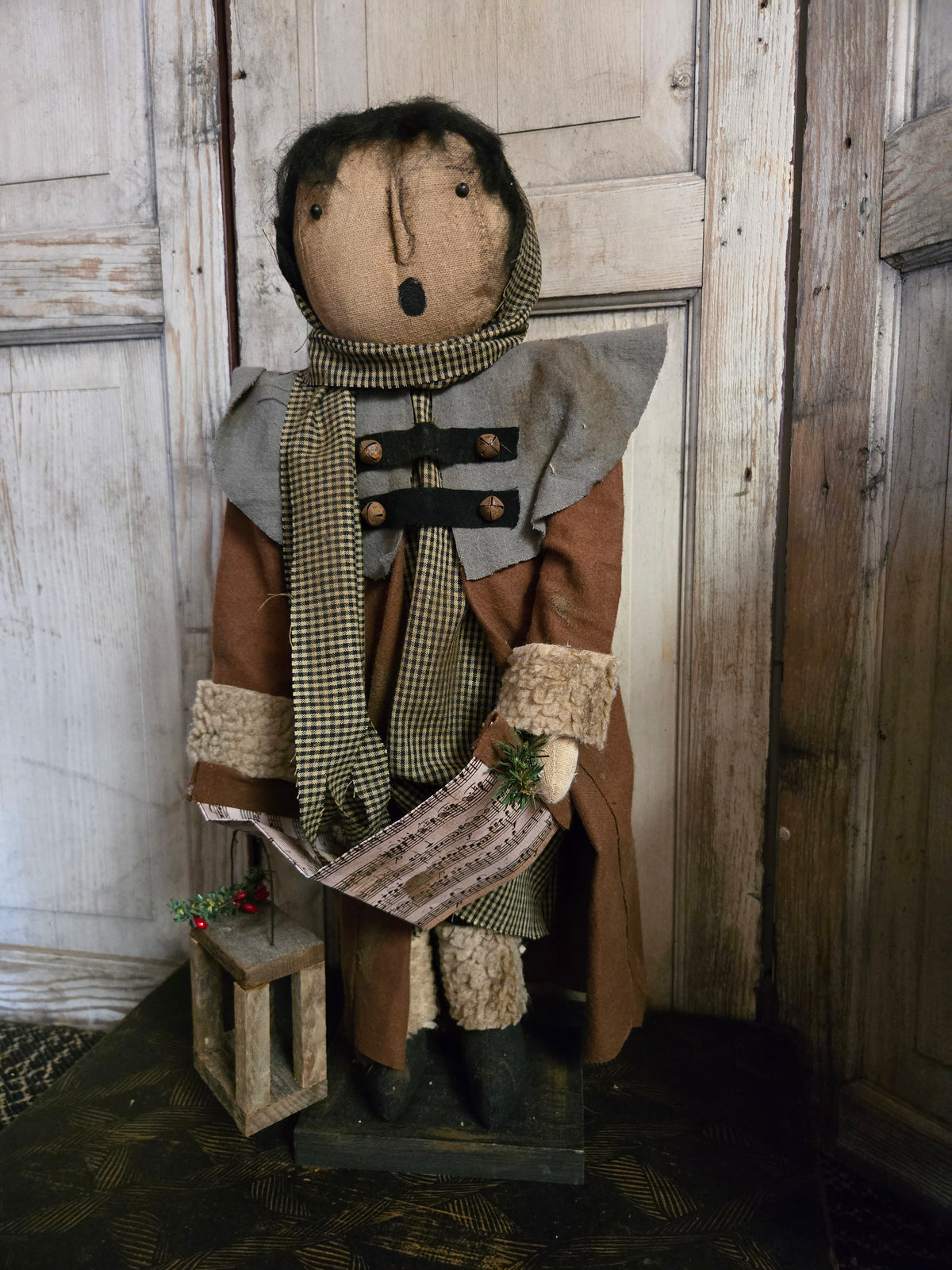 Primitive Caroler
