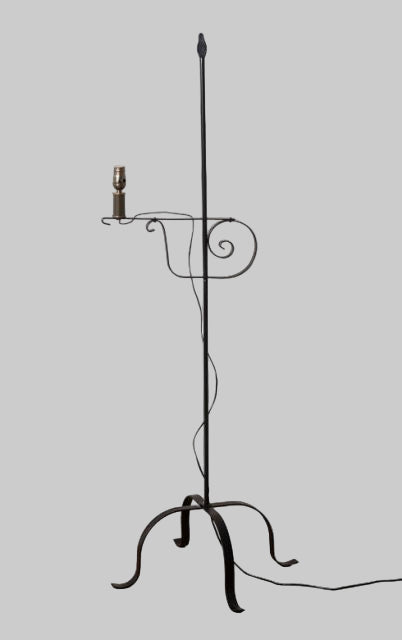 Wrought iron adjustable floor lamp with spade top