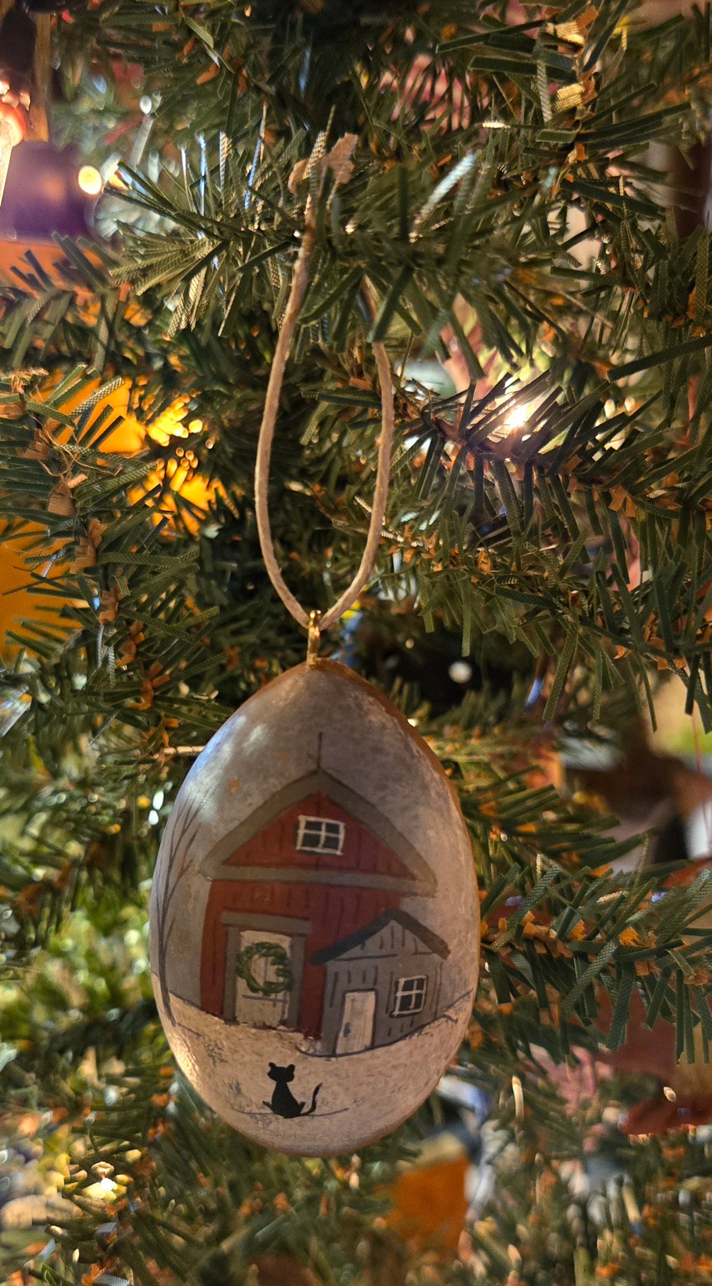 Barn Cat Christmas Gourdament