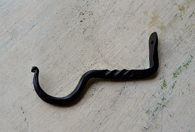 COLONIAL LAMP HOOK