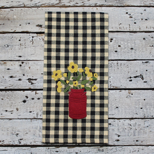 Country Bouquet Black Hand Towel