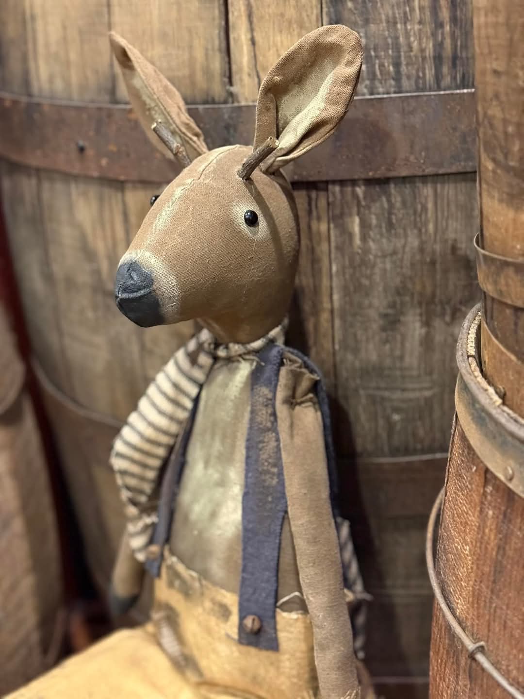 Primitive Button Buck