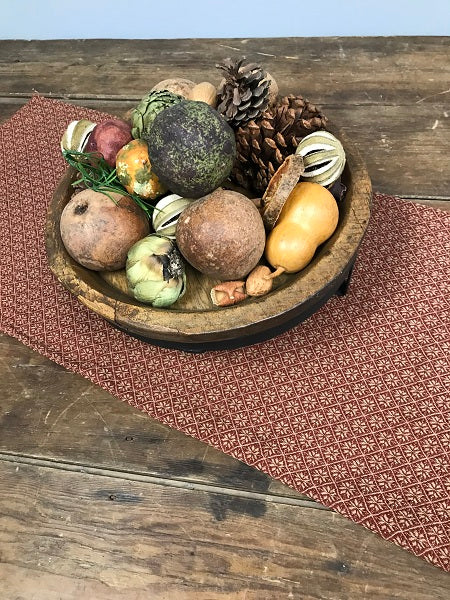CHERRY BLOSSOM RED/TAN SHORT TABLE RUNNER