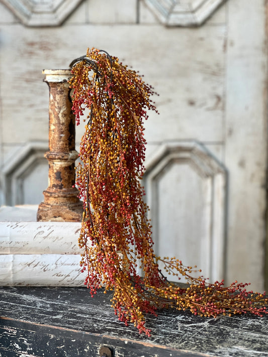 Torchlight Berries Hanging | 31"