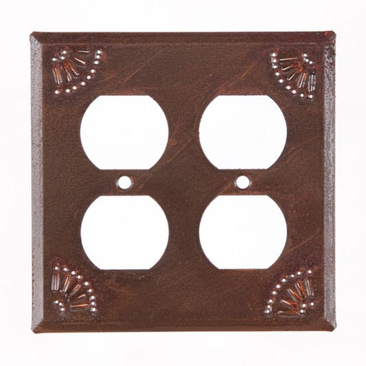 Double outlet with chisel in rusty tin finish.