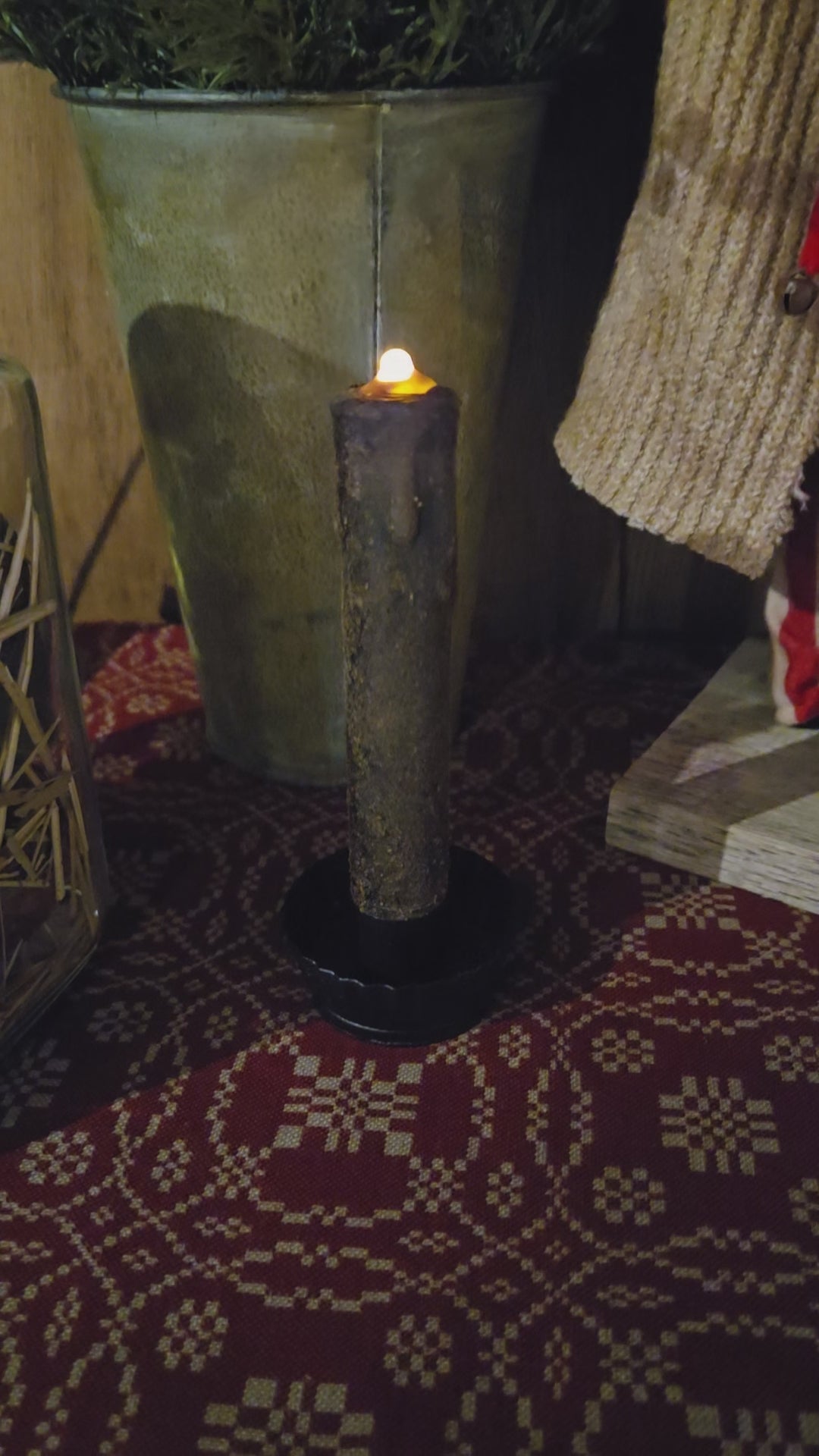 Video of battery operated candle.