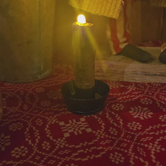 Video of battery operated candle.