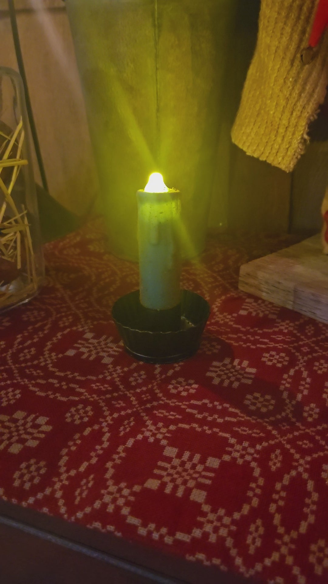 Video of battery operated candle.