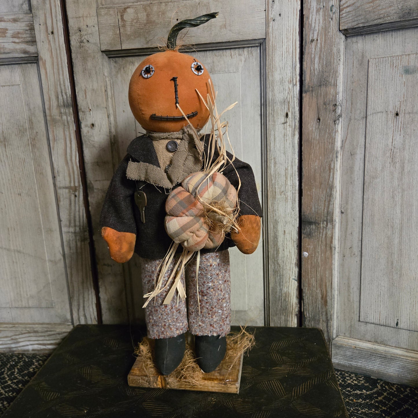 Primitive Pumpkin Guy
