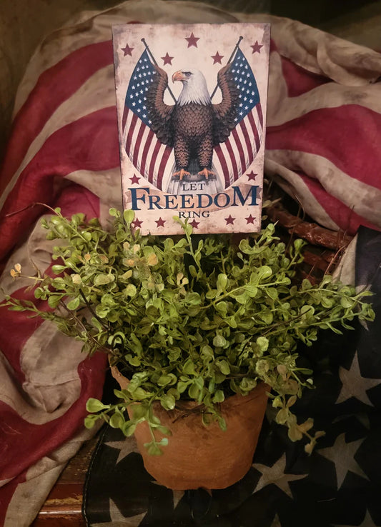Primitive Let Freedom Ring Patriotic Eagle Poke Pot