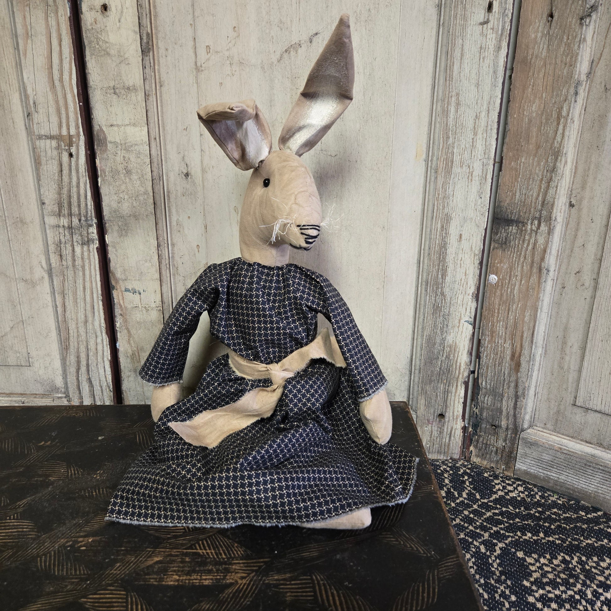Primitive Bunny with Dress