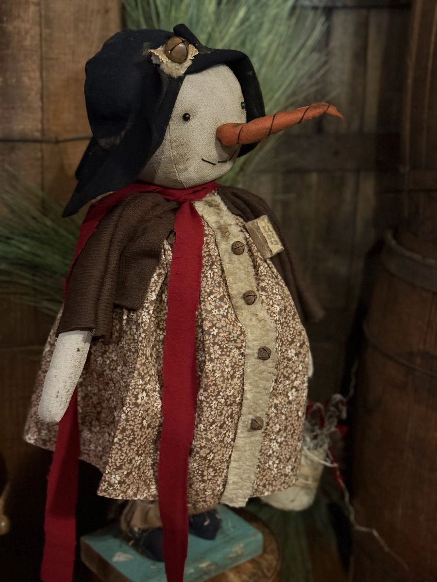 Primitive Freda Snowgirl