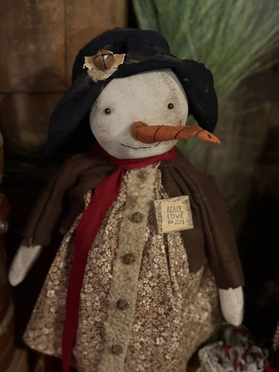 Primitive Freda Snowgirl
